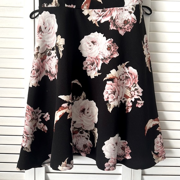 SUMMER FLORAL DRESS - Picture 3 of 6